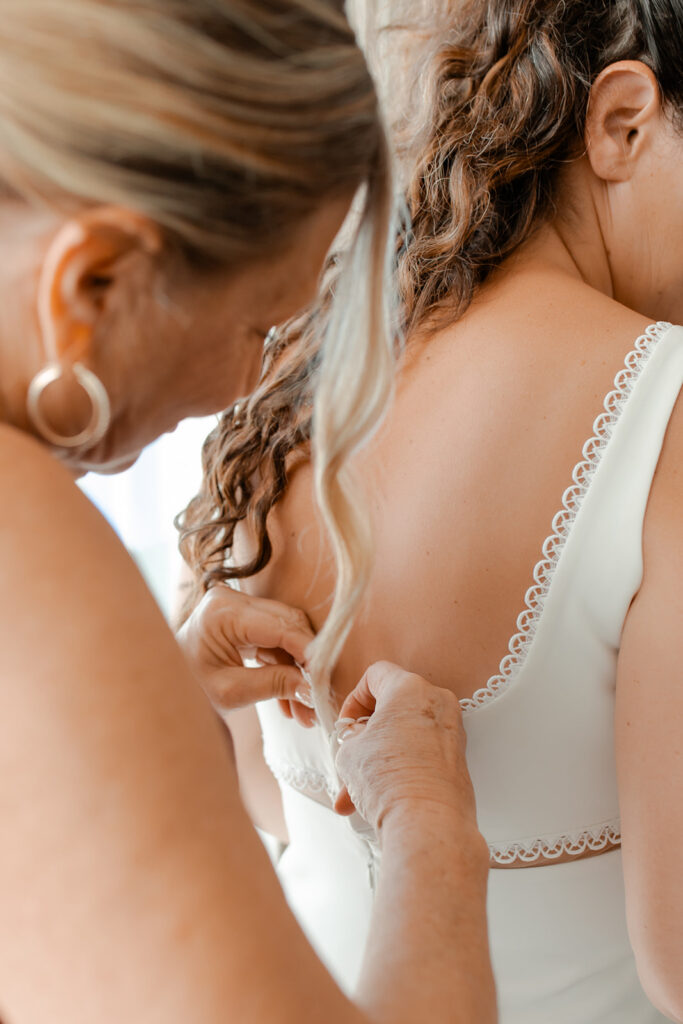 Modern Eclectic Beach wedding in clearwater Florida photographed by Claire Neville Photography